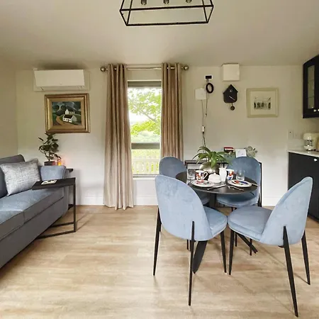 The Gamekeepers At Glenastar Newcastlewest Limerick V42ny39