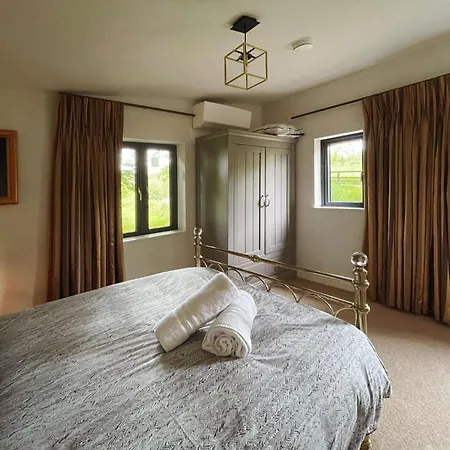 The Gamekeepers At Glenastar Newcastlewest Limerick V42ny39 بيت للعطل نيوكاسل ويست